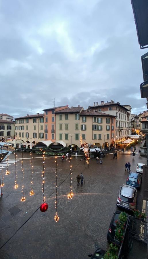 Appartamento Bergamo Centro Piazza Pontida - The Italian Escape Exteriör bild